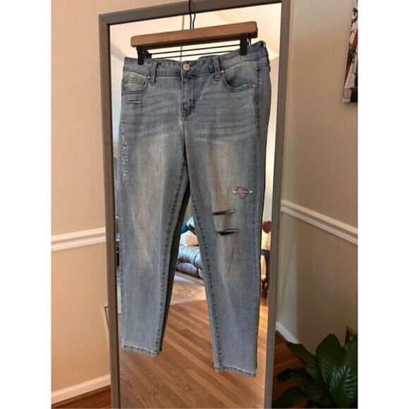 CP Jeans  Ankle Skinny‎ Size 11 Embroidered Love Will Kill the Chaos - Picture 1 of 8